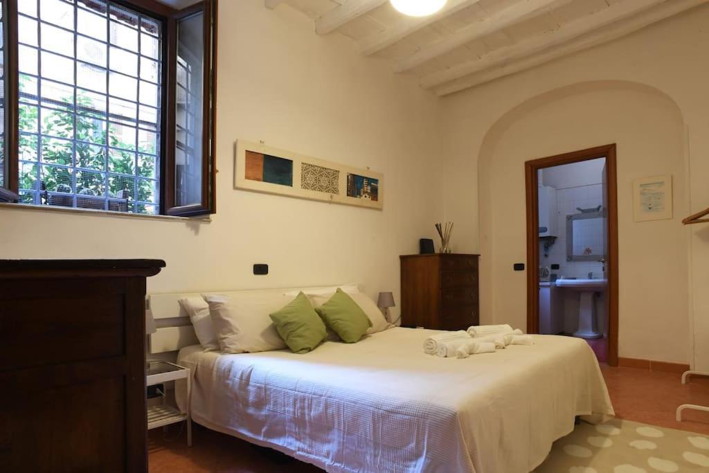 Locanda Cappellari - Campo De' Fiori Рим Екстер'єр фото