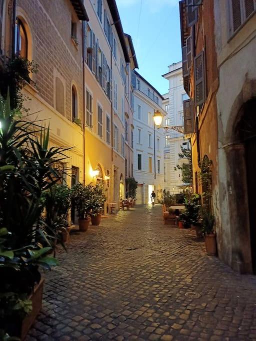 Locanda Cappellari - Campo De' Fiori Рим Екстер'єр фото
