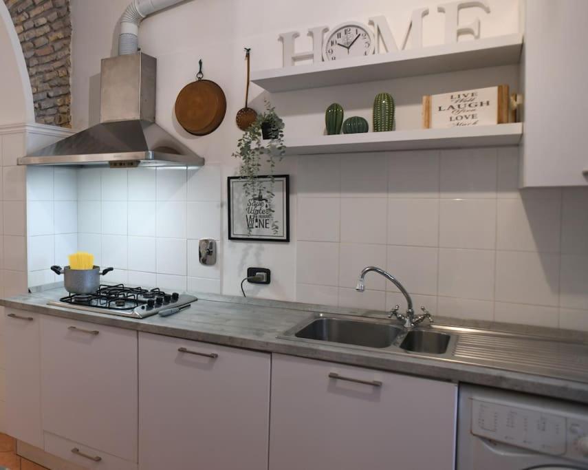 Locanda Cappellari - Campo De' Fiori Рим Екстер'єр фото
