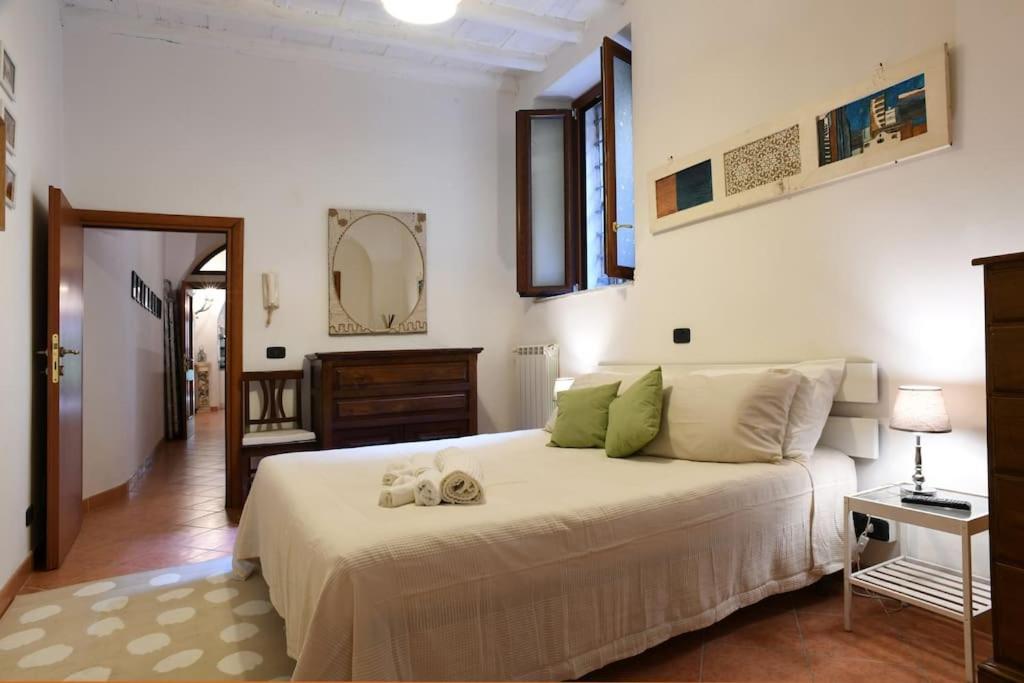Locanda Cappellari - Campo De' Fiori Рим Екстер'єр фото