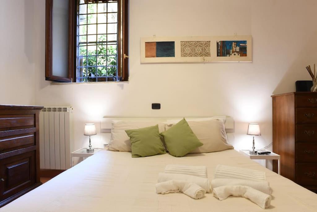 Locanda Cappellari - Campo De' Fiori Рим Екстер'єр фото